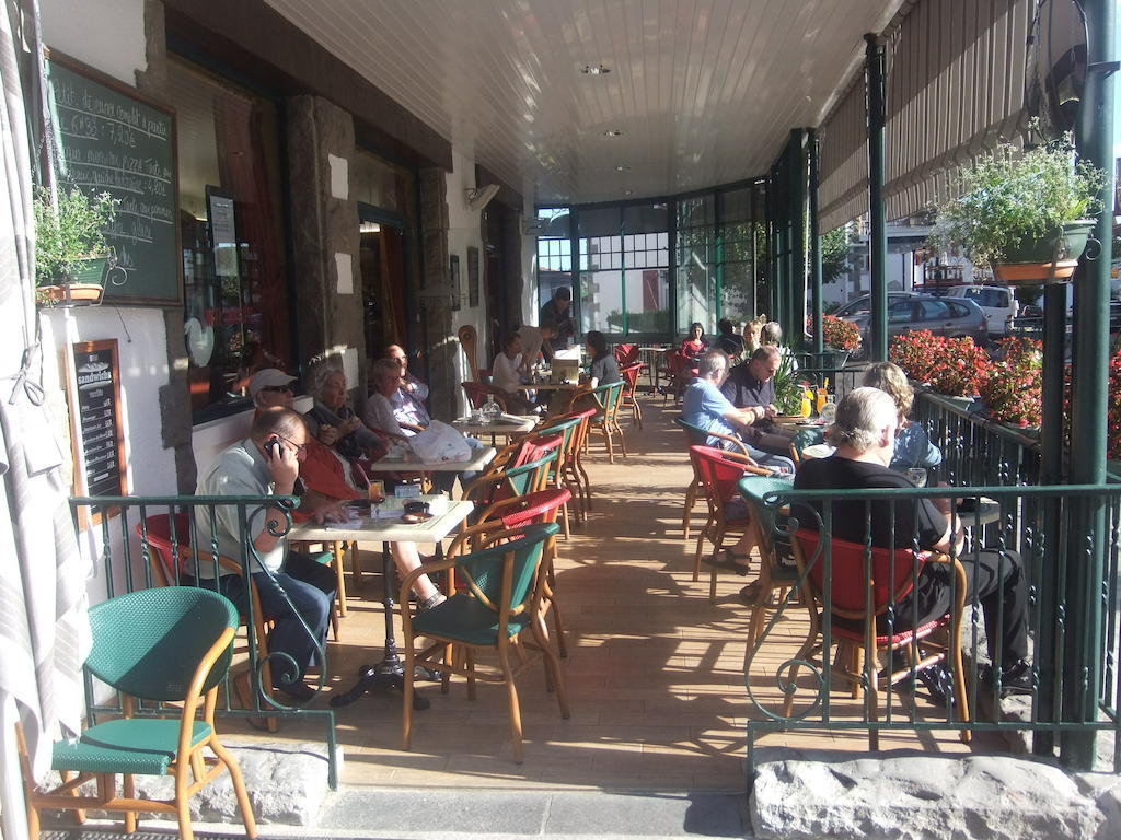 Hotel-Cafe Du Trinquet Cambo-les-Bains Exterior photo
